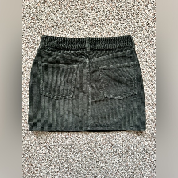 Wilfred Free Corduroy Skirt in Olive Green (Aritzia) - Picture 4 of 6